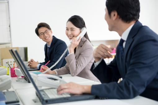 日本直販総本社の正社員 メイク・コスメ・化粧品のインストラクター・講師 大手サロン 小規模サロン 専門学校の求人情報イメージ1