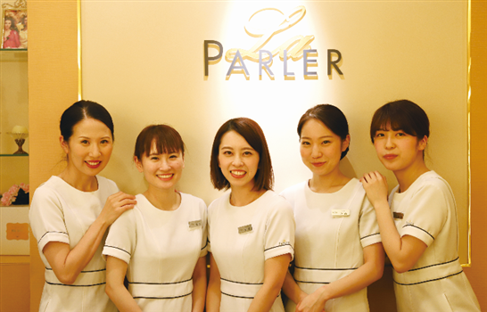 ラ・パルレの正社員 レセプション・受付 大手サロンの求人情報イメージ1